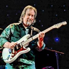 <b>Jim Messina will tell stories and sing his hits Friday night at the Newton Theatre. (Photo courtesy of Jim Messina)</b>