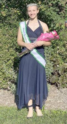 Rose Homentosky is crowned Miss Fredon