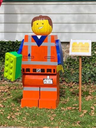 Scarecrows pop up in Brachville