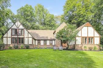 Four-bedroom on cul-de-sac is bright and airy